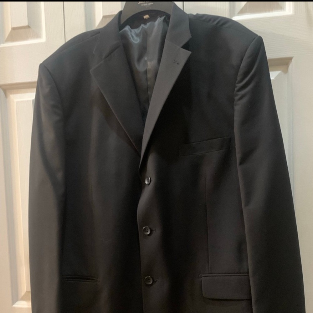 New! “TESSORI” Desegno Collection Black Suit Jacket. Size:,46L